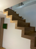 BUKOMA schody bez nosu z podlahy zakaznika